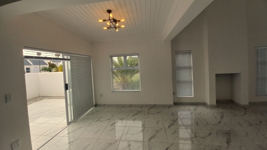 2 Bedroom Property for Sale in Lampiesbaai Western Cape